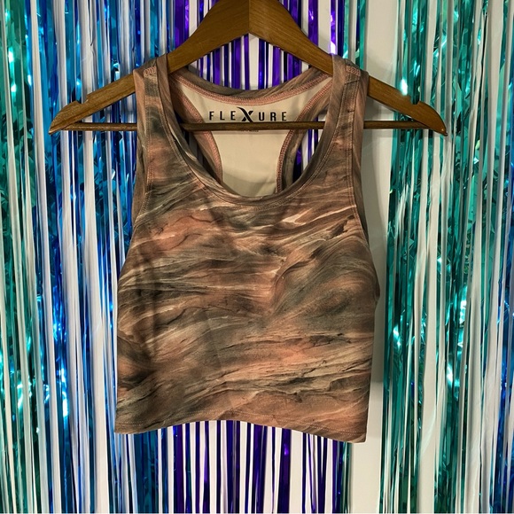 Marble Cropped Workout Tank - Picture 2 of 4